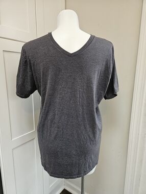 Hanes Nano-T Men’s V-Neck T-Shirt - Charcoal Gray - Size XL